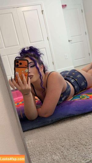 Mary Liven photo #0027