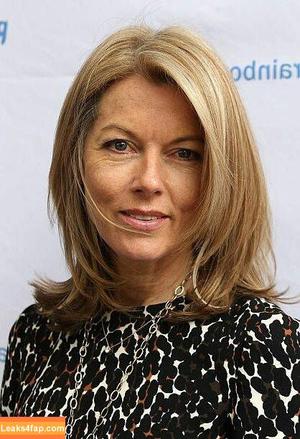 Mary Nightingale фото #0016