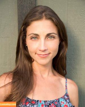 Mary Padian photo #0010