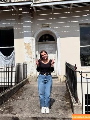 Mary Spender photo #0003