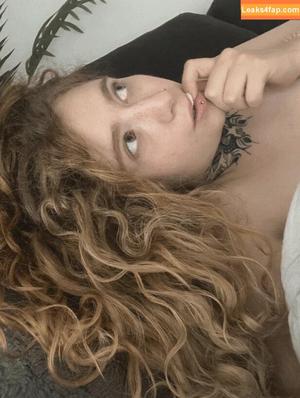 Maryjane Auryn photo #0379