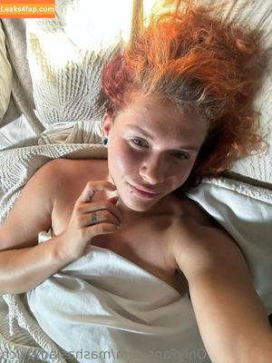 Masha Slamovich photo #0002