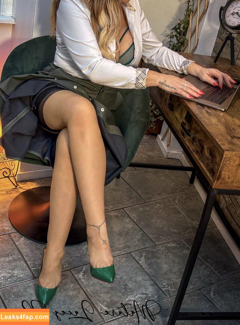 MatureLaceyRose / Pantyhose Lady leaked photo photo #0002