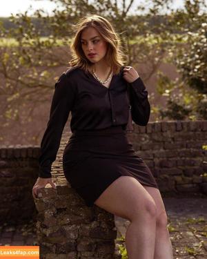 Maura Levanna photo #0008
