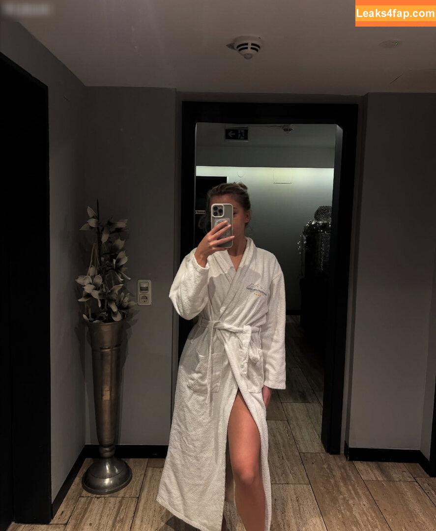 maxima_mclk /  leaked photo photo #0194