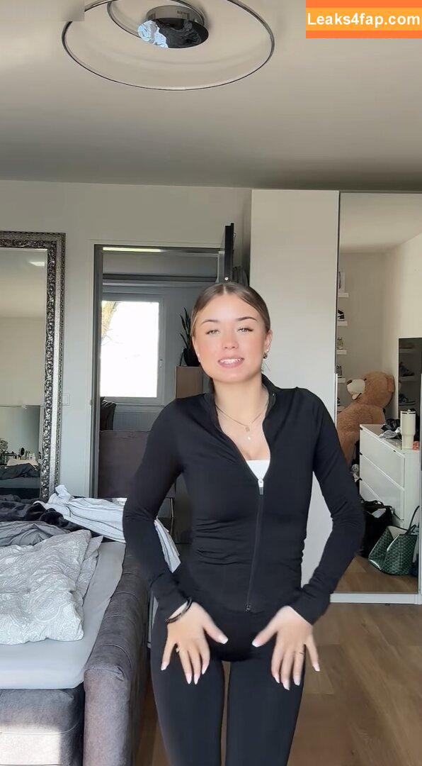 maxima_mclk /  leaked photo photo #0217
