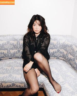 Maya Erskine photo #0009