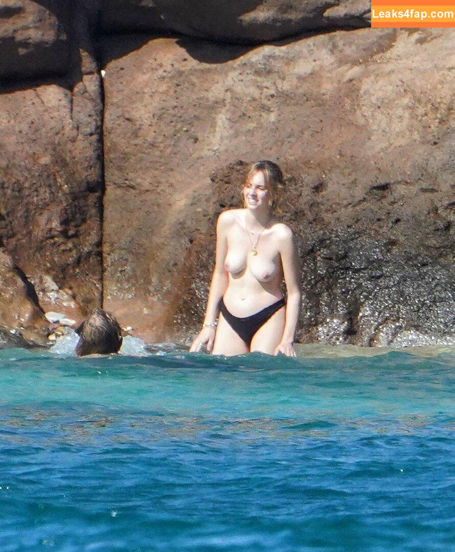 Maya Hawke / maya_hawke / neohawk2 leaked photo photo #0015