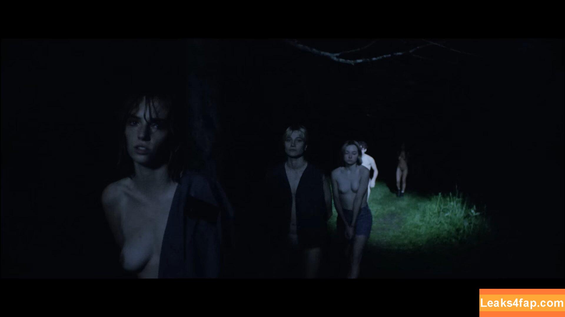 Maya Hawke / maya_hawke / neohawk2 leaked photo photo #0040