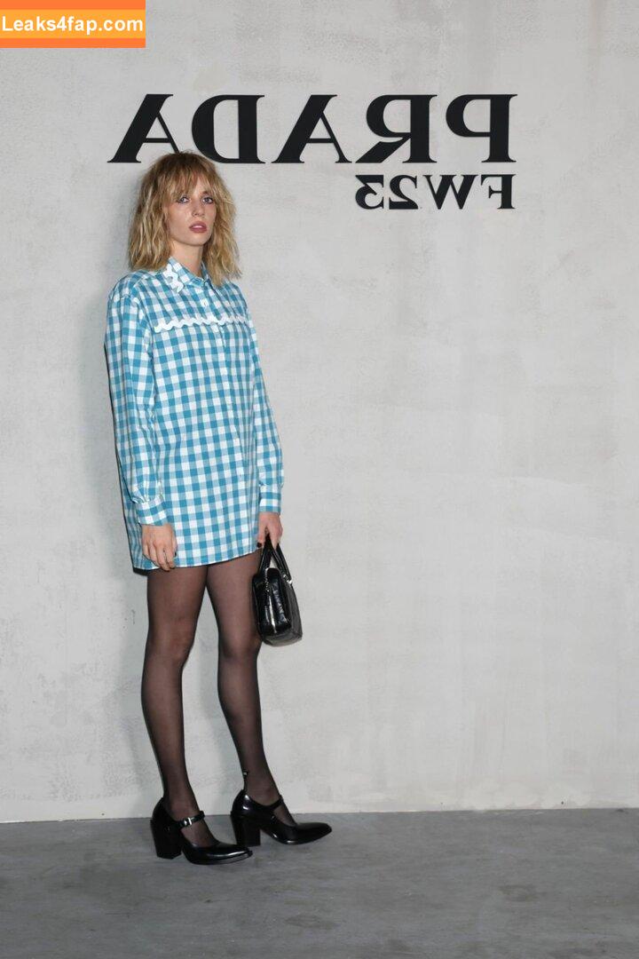 Maya Hawke / maya_hawke / neohawk2 leaked photo photo #0079
