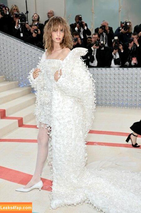 Maya Hawke / maya_hawke / neohawk2 leaked photo photo #0106