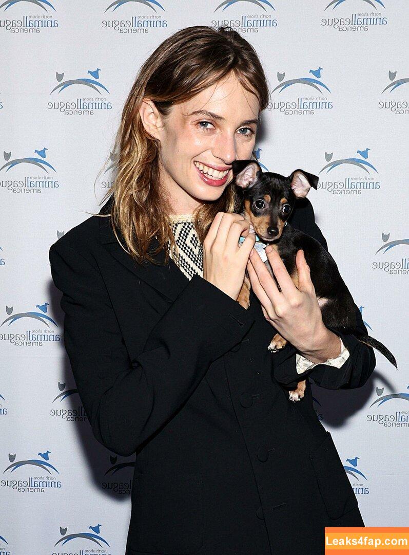 Maya Hawke / maya_hawke / neohawk2 leaked photo photo #0174