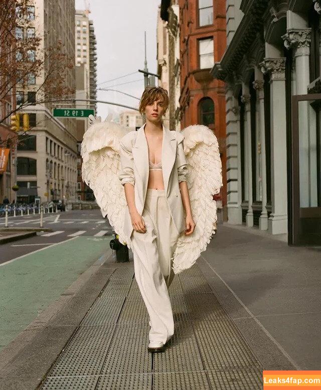 Maya Hawke / maya_hawke / neohawk2 leaked photo photo #0212