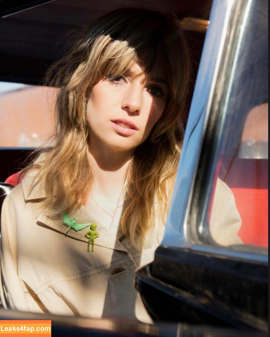 Maya Hawke / maya_hawke / neohawk2 leaked photo photo #0216