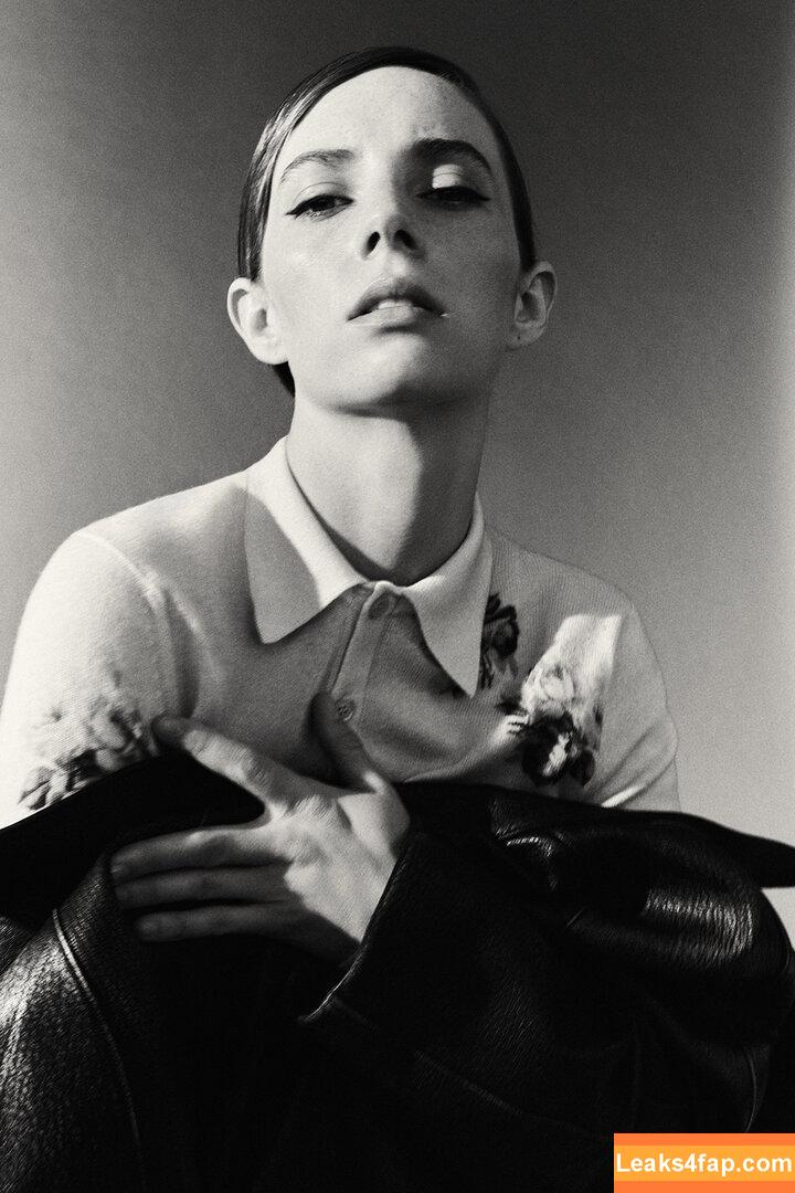 Maya Hawke / maya_hawke / neohawk2 leaked photo photo #0253
