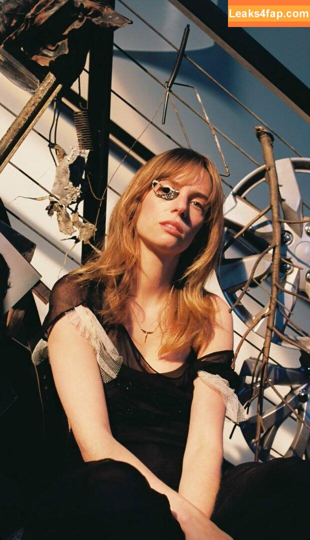 Maya Hawke / maya_hawke / neohawk2 leaked photo photo #0265