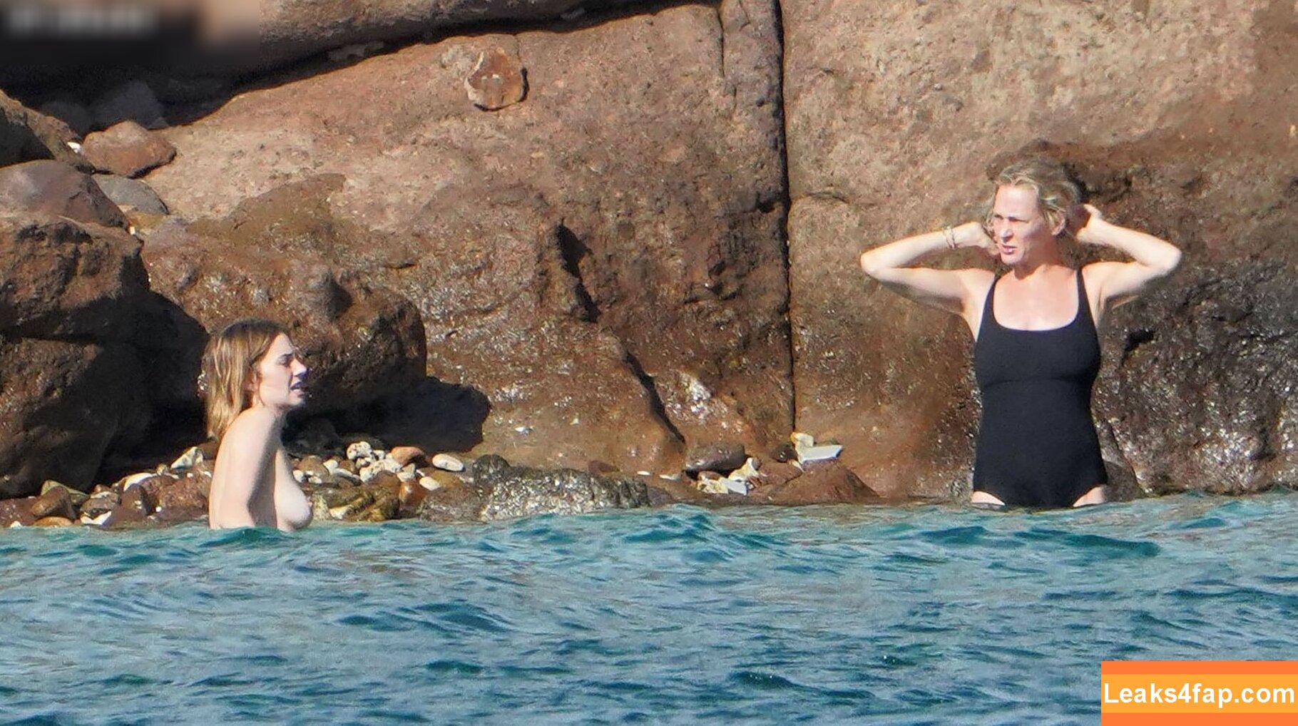 Maya Hawke / maya_hawke / neohawk2 leaked photo photo #0288