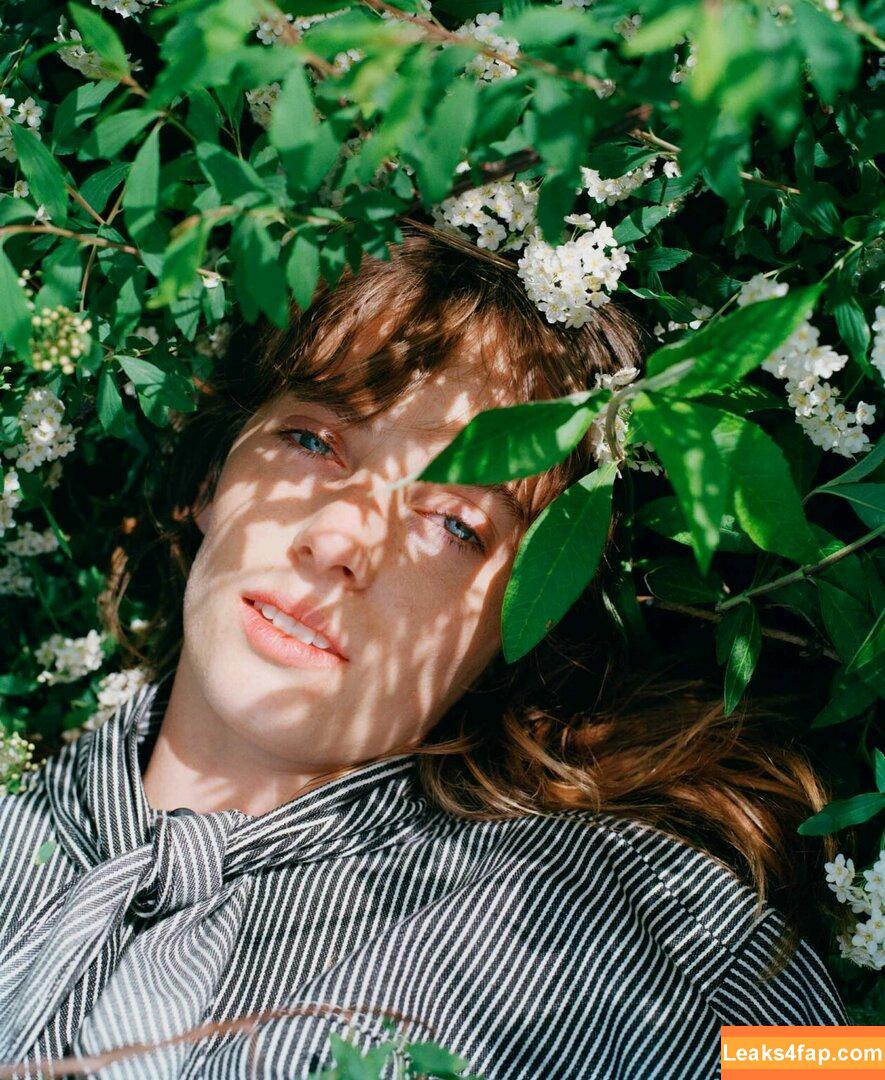 Maya Hawke / maya_hawke / neohawk2 leaked photo photo #0350