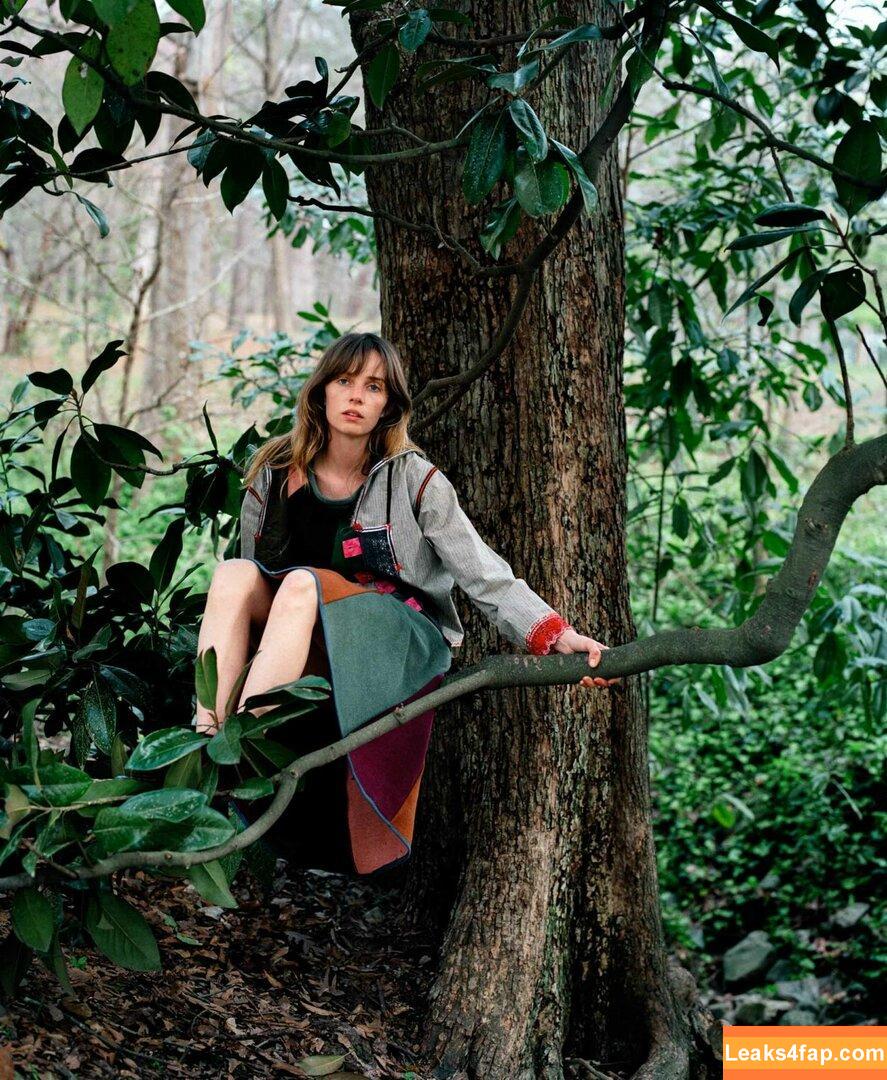 Maya Hawke / maya_hawke / neohawk2 leaked photo photo #0352