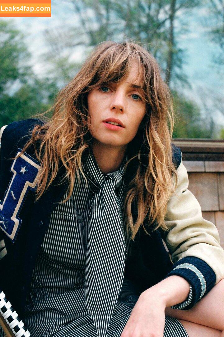 Maya Hawke / maya_hawke / neohawk2 leaked photo photo #0355