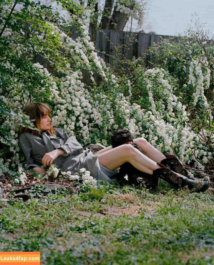 Maya Hawke / maya_hawke / neohawk2 leaked photo photo #0356