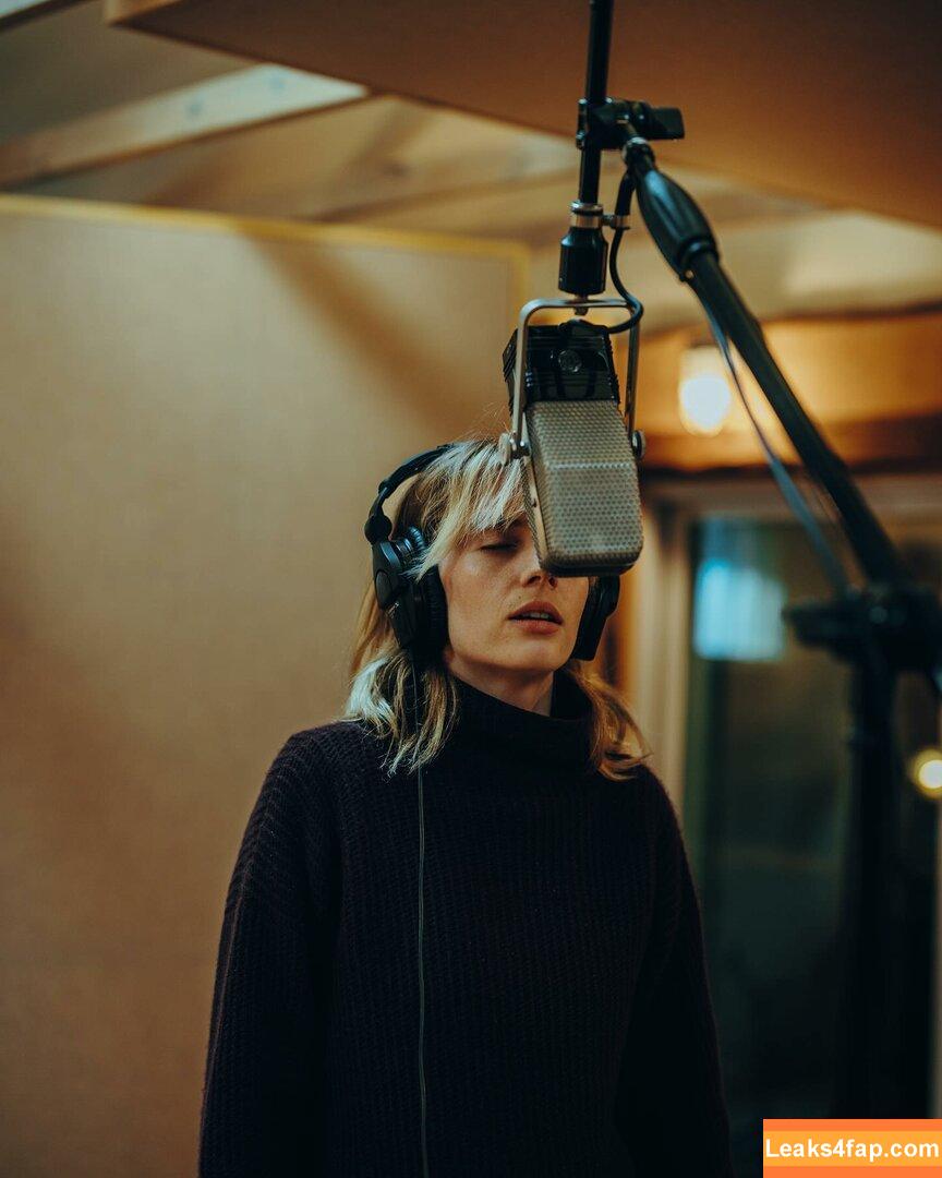 Maya Hawke / maya_hawke / neohawk2 leaked photo photo #0360