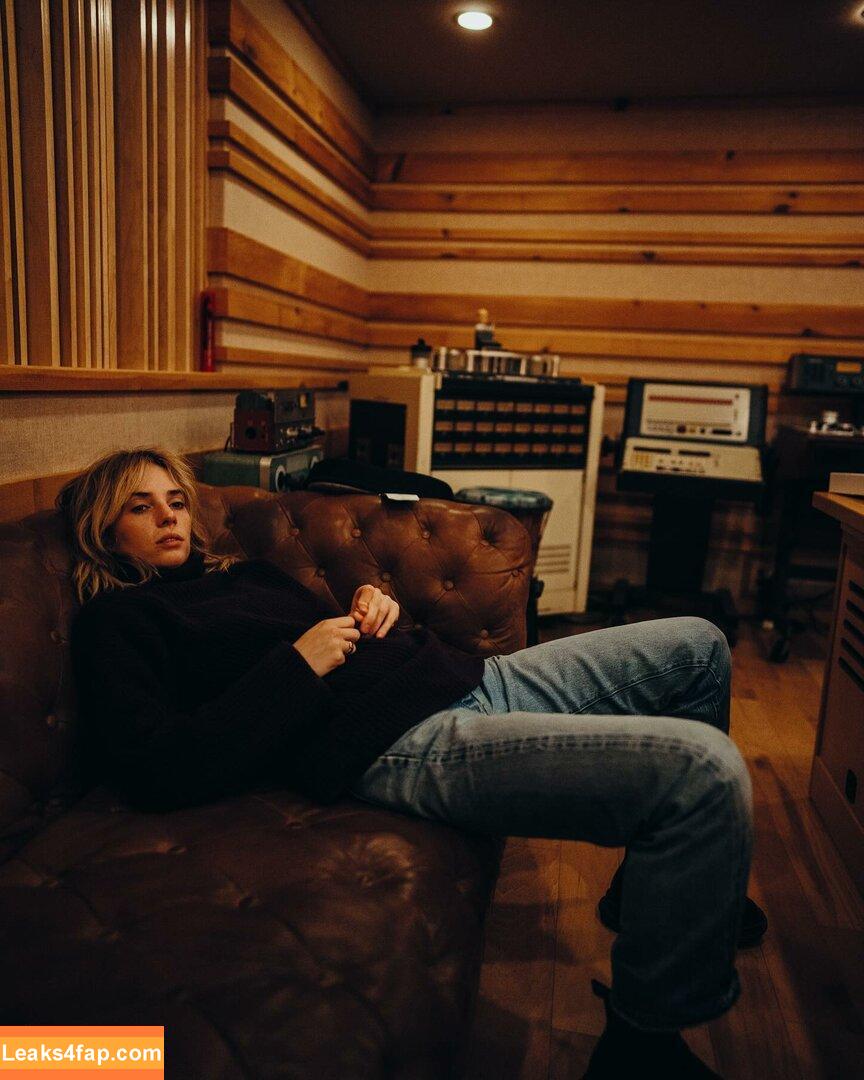Maya Hawke / maya_hawke / neohawk2 leaked photo photo #0362