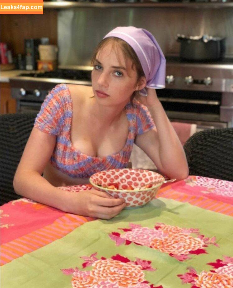 Maya Hawke / maya_hawke / neohawk2 leaked photo photo #0364