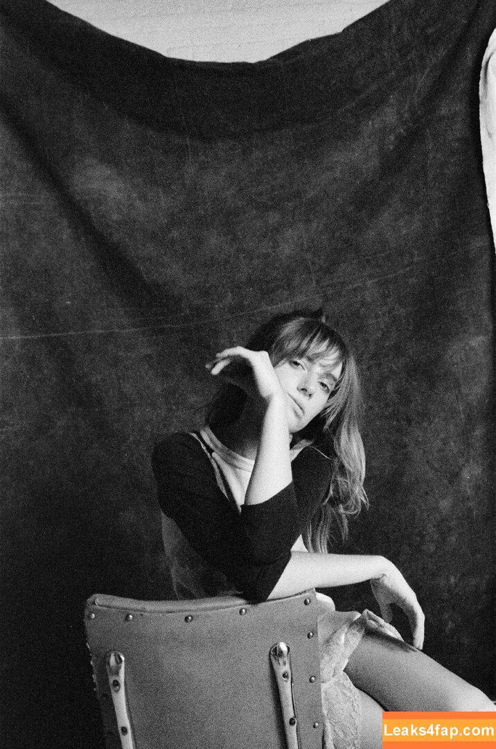 Maya Hawke / maya_hawke / neohawk2 leaked photo photo #0453