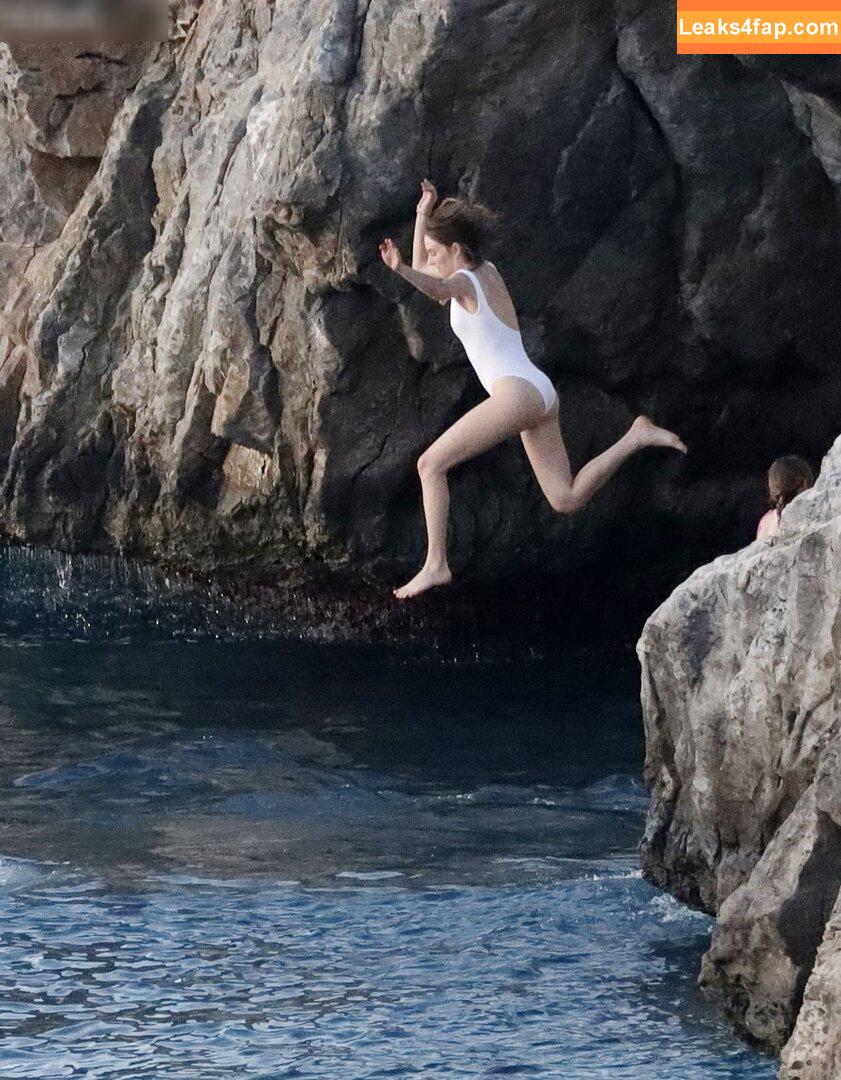 Maya Hawke / maya_hawke / neohawk2 leaked photo photo #0466