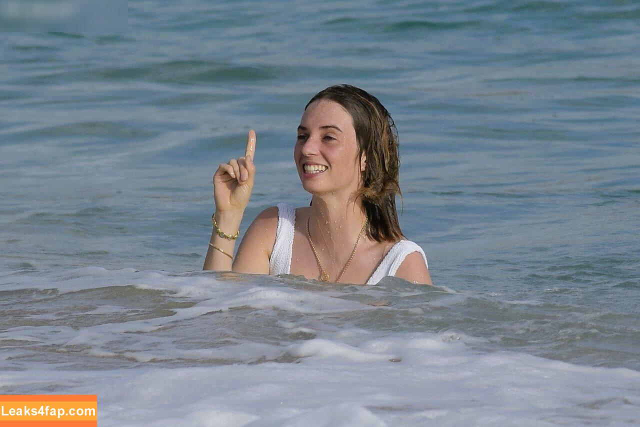 Maya Hawke / maya_hawke / neohawk2 leaked photo photo #0472