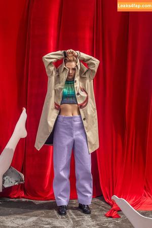 Maya Hawke photo #0049