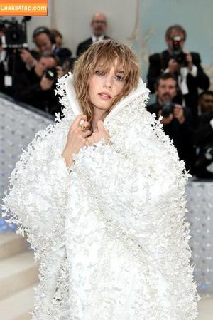 Maya Hawke photo #0105
