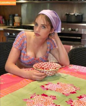 Maya Hawke photo #0364