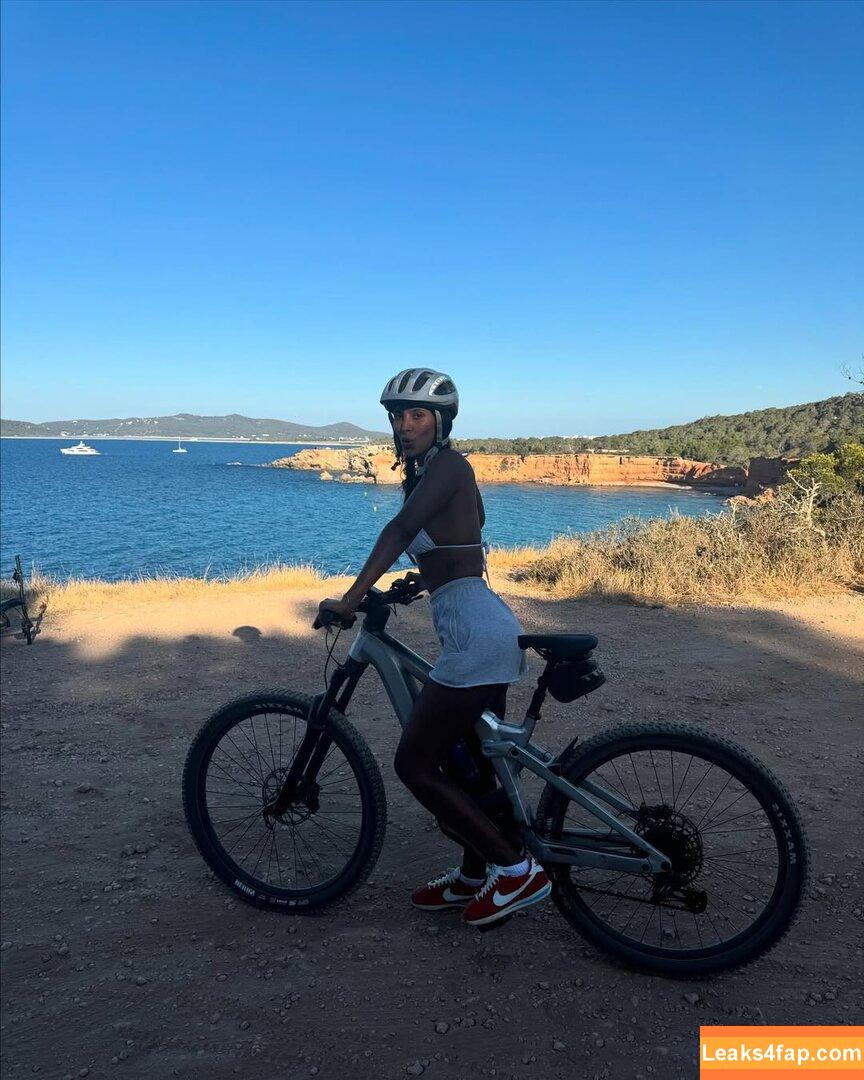 Maya Jama / mayajama leaked photo photo #1284