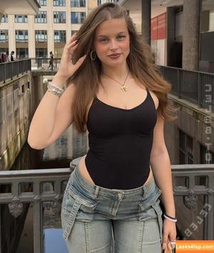 mayaa.zr photo #0025