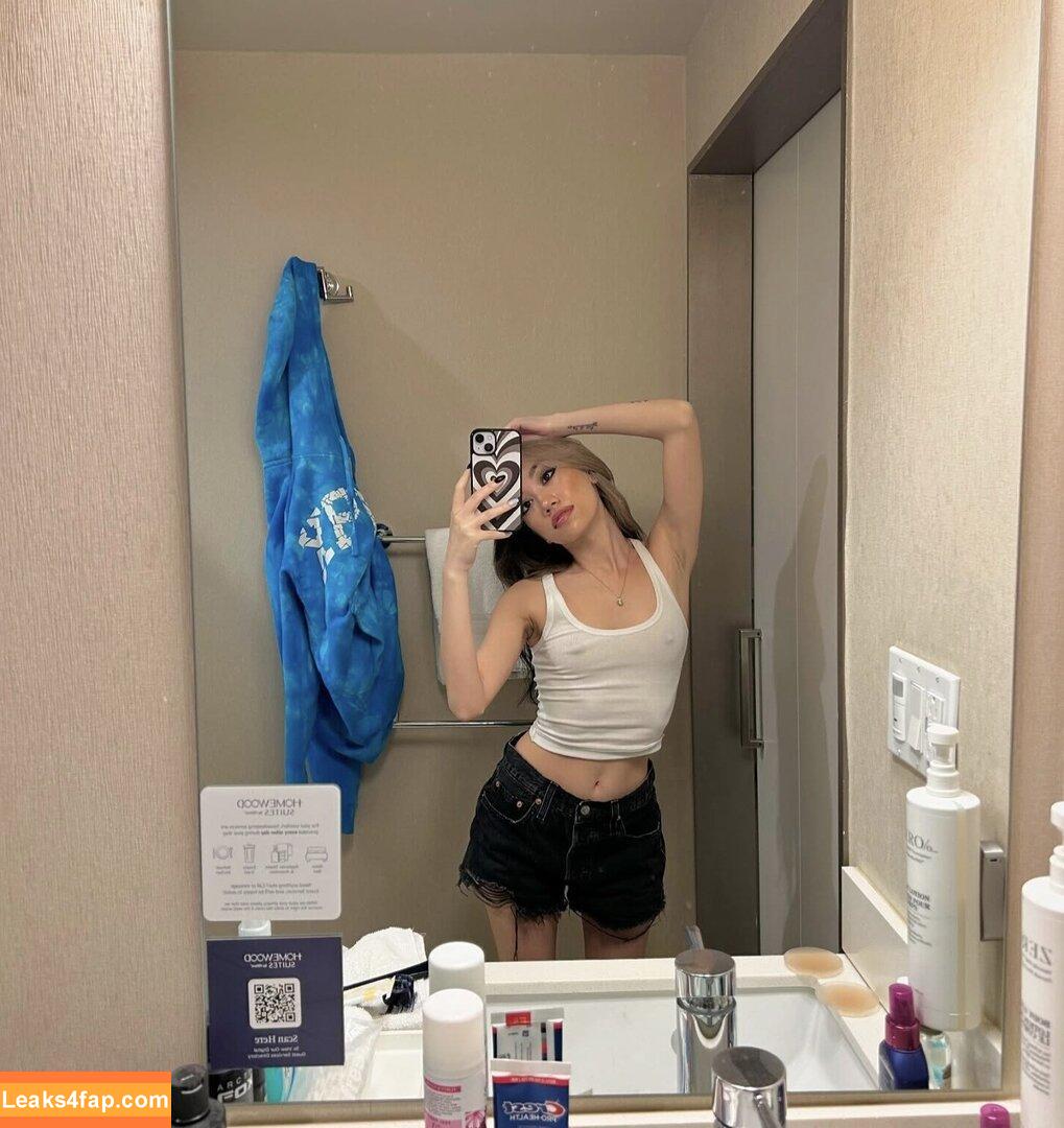 maybebaylee /  leaked photo photo #0010