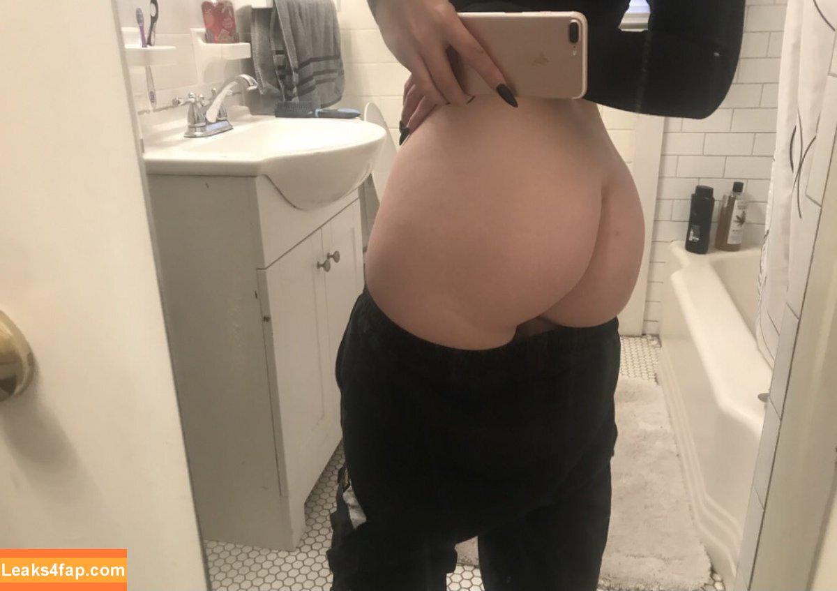 Maydnchina / Vampirebabie / madeinnchinnaa leaked photo photo #0019