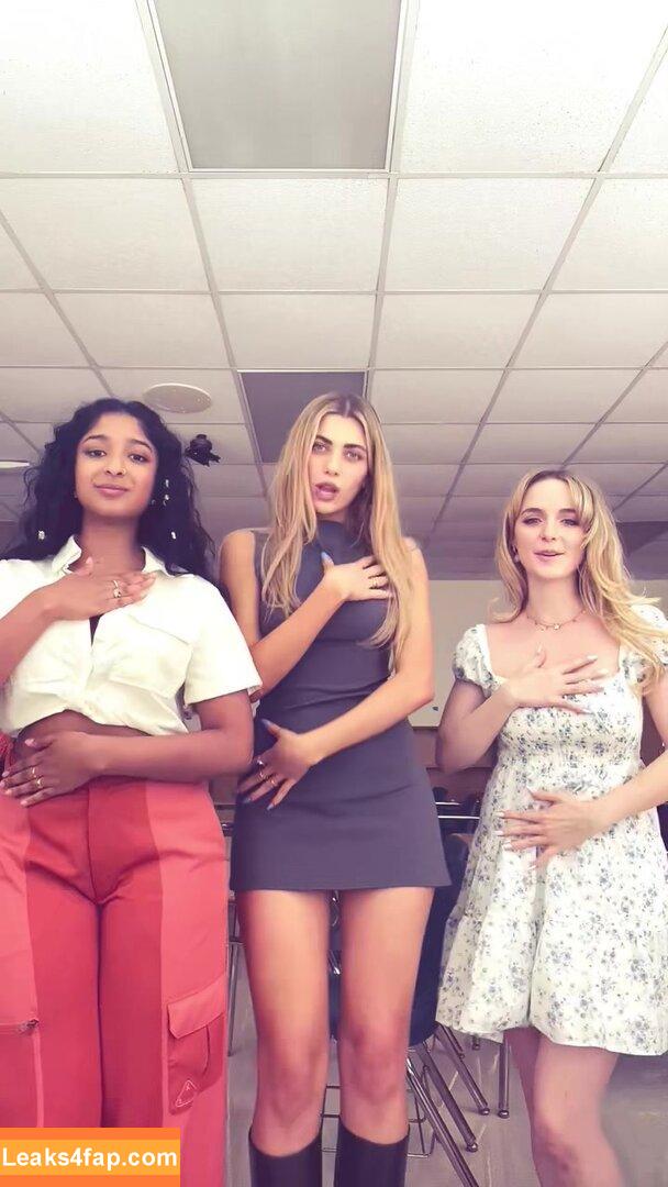 Mckenna Grace / mckennagrace / mckennagraceful слитое фото фото #0016