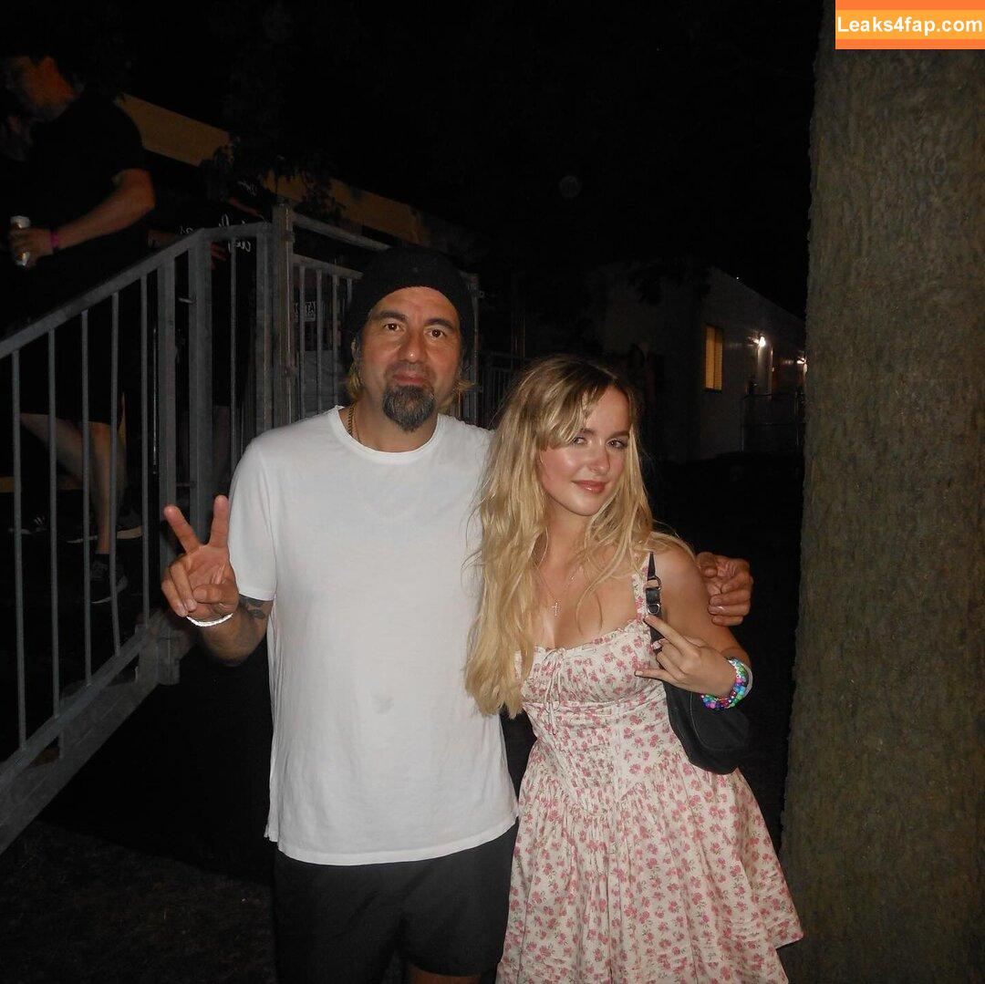 Mckenna Grace / mckennagrace / mckennagraceful leaked photo photo #0052