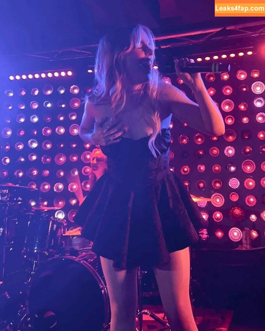 Mckenna Grace / mckennagrace / mckennagraceful leaked photo photo #0057