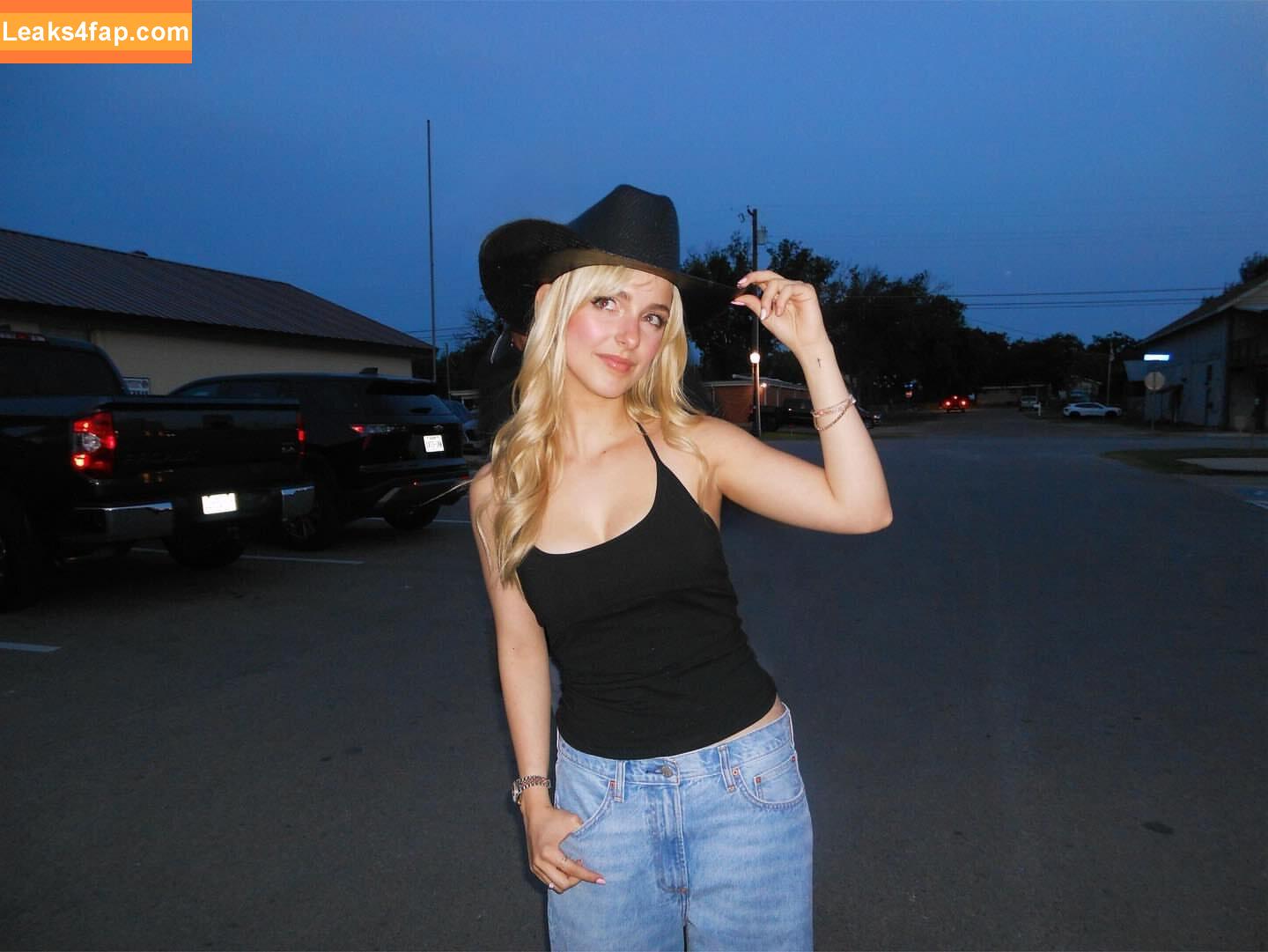 Mckenna Grace / mckennagrace / mckennagraceful leaked photo photo #0576