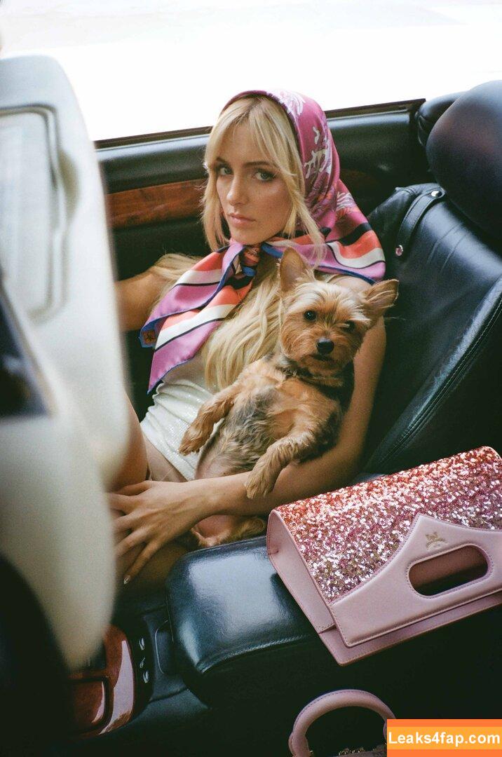 Mckenna Grace / mckennagrace / mckennagraceful leaked photo photo #0592