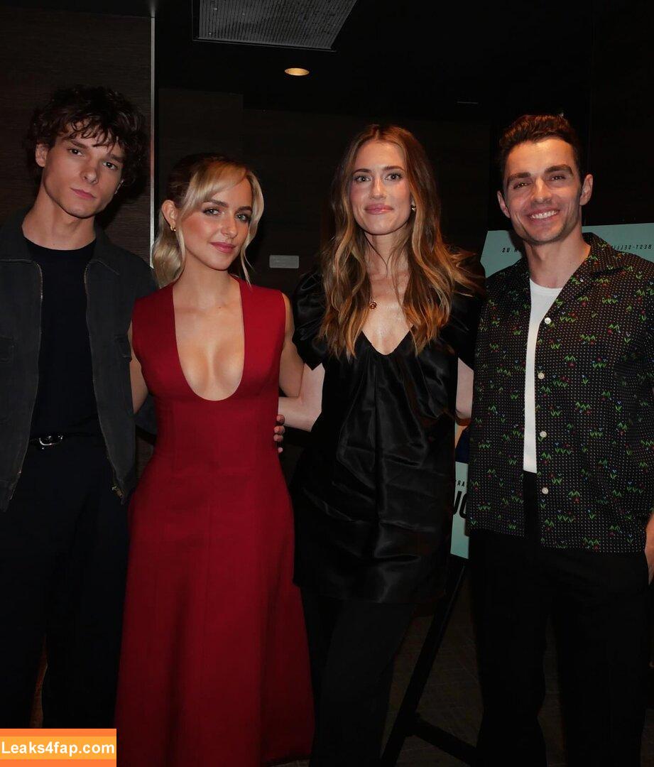 Mckenna Grace / mckennagrace / mckennagraceful leaked photo photo #0643