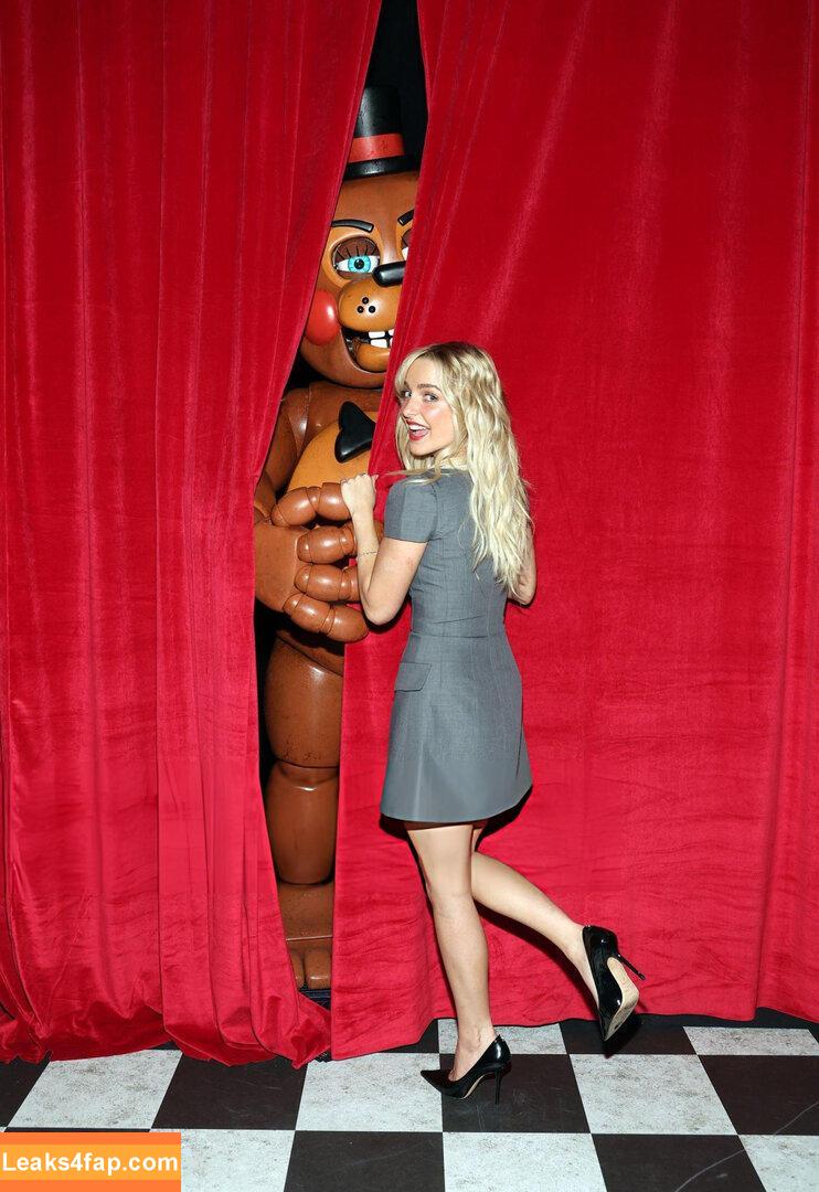 Mckenna Grace / mckennagrace / mckennagraceful leaked photo photo #0672