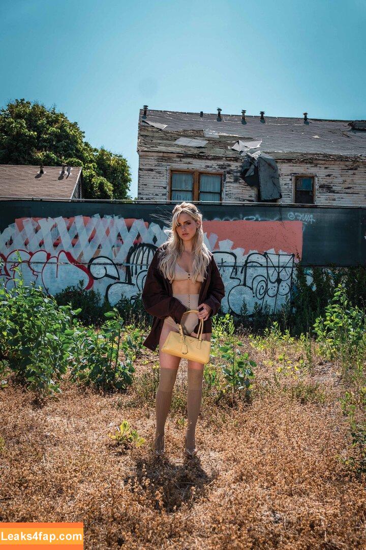 Mckenna Grace / mckennagrace / mckennagraceful leaked photo photo #0776