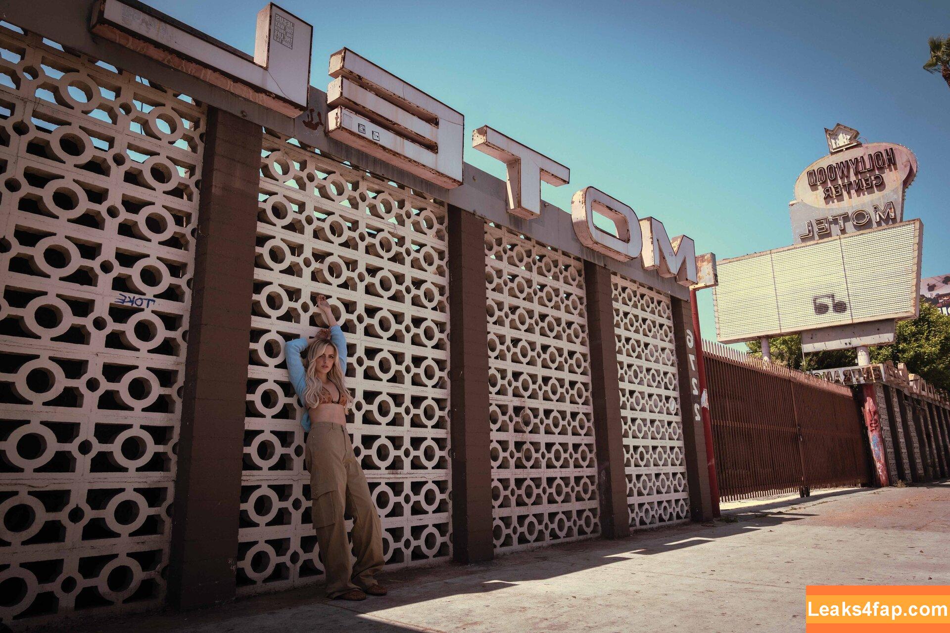 Mckenna Grace / mckennagrace / mckennagraceful leaked photo photo #0777