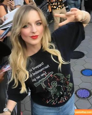 Mckenna Grace photo #0300