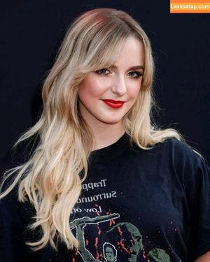 Mckenna Grace photo #0301