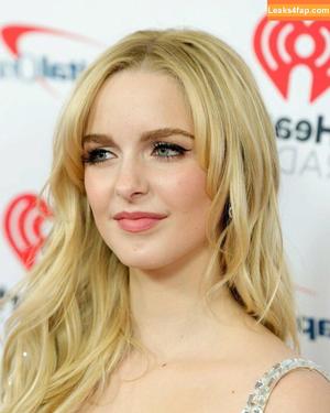 Mckenna Grace photo #0381
